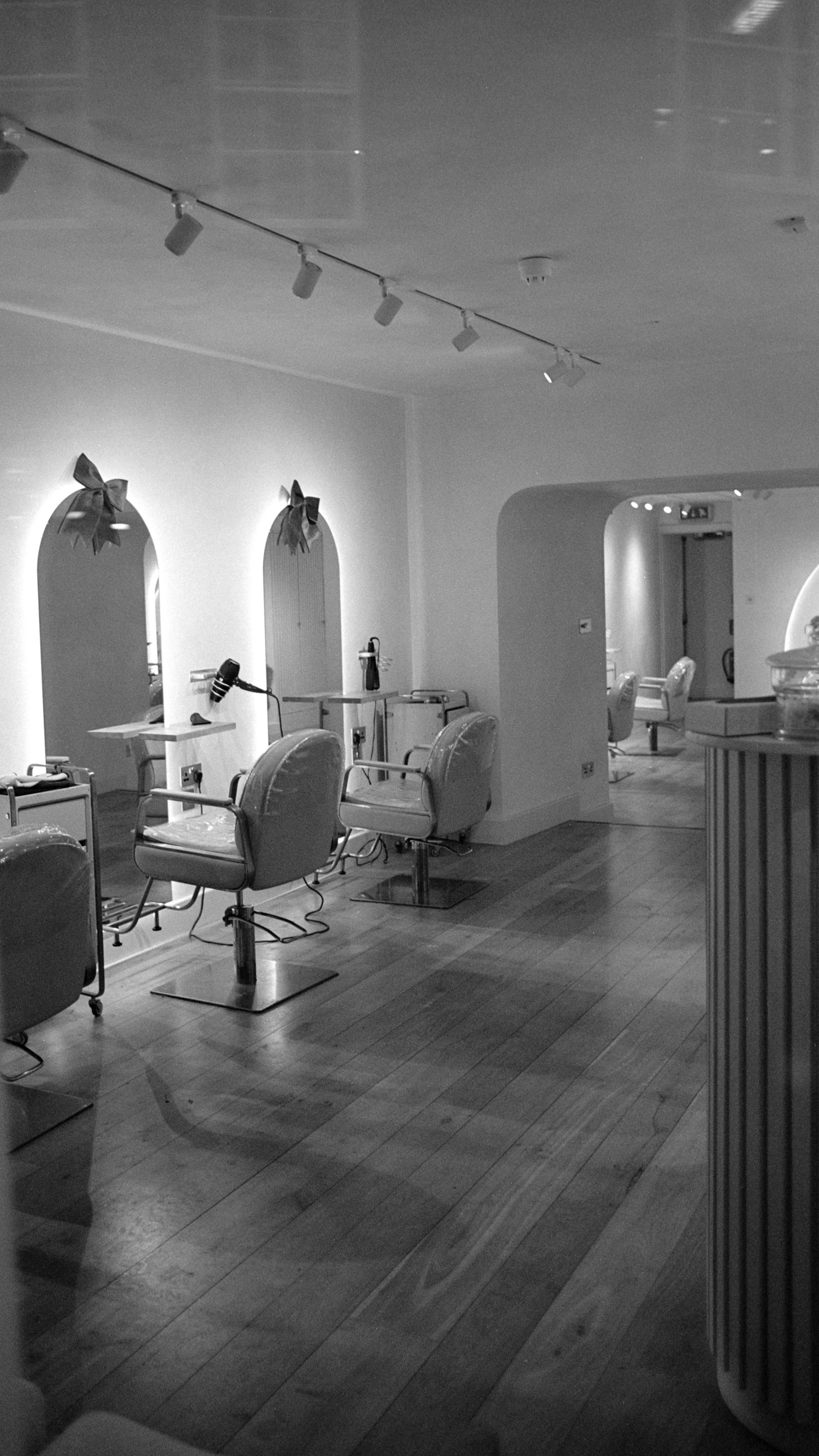 Cut & colour floor